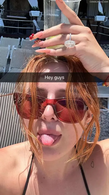 Bella Thorne photo 9 of 3680