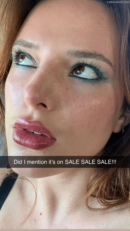Bella Thorne photo 12 of 3680