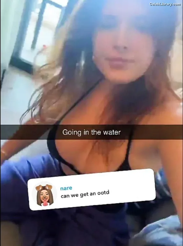 Bella Thorne photo 9 of 3680