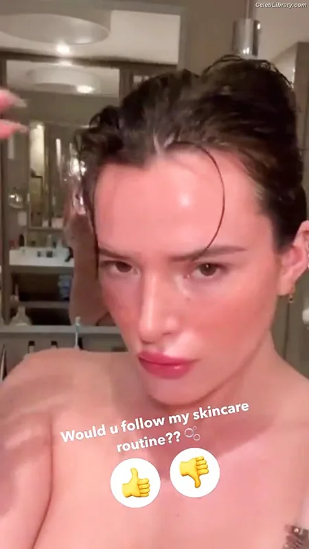 Bella Thorne photo 7 of 3680