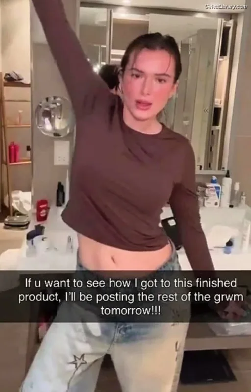 Bella Thorne photo 13 of 3680