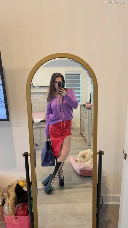 Bella Thorne photo 9 of 3680