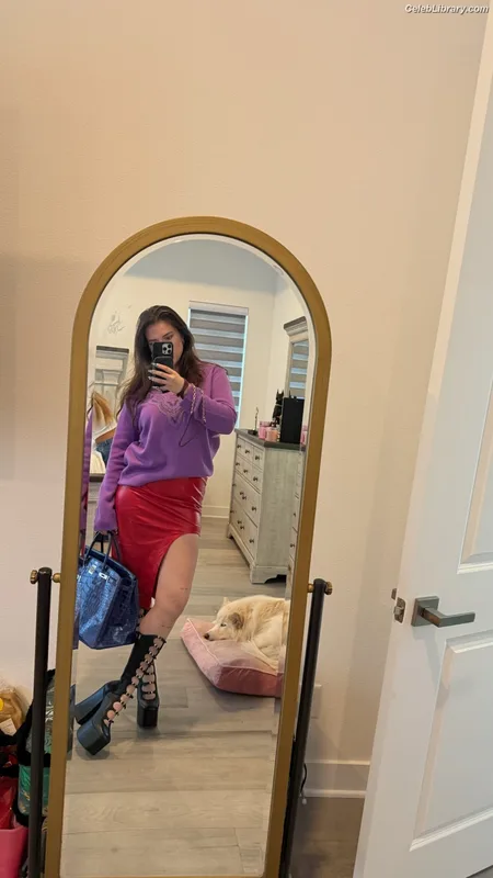 Bella Thorne photo 19 of 3680