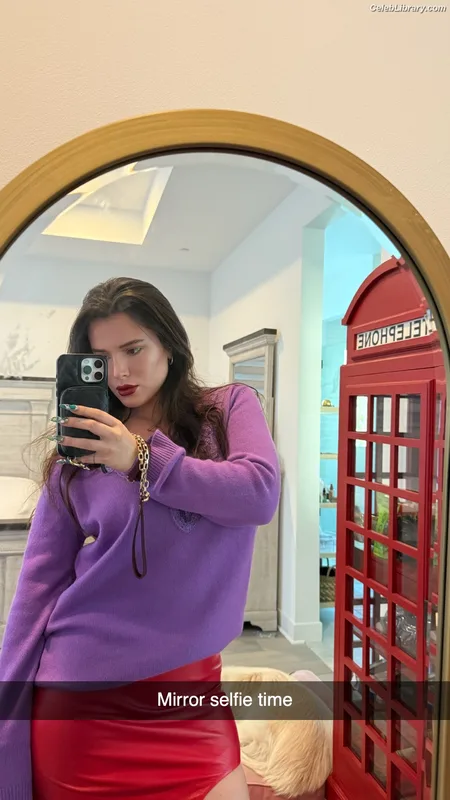 Bella Thorne photo 8 of 3680
