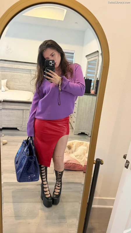 Bella Thorne photo 21 of 3680