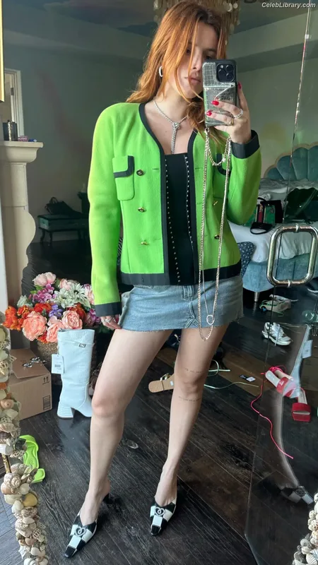 Bella Thorne photo 20 of 3680