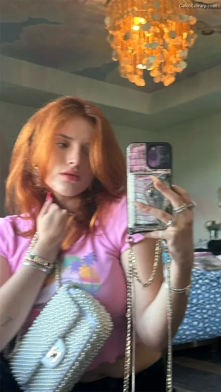 Bella Thorne photo 20 of 3680