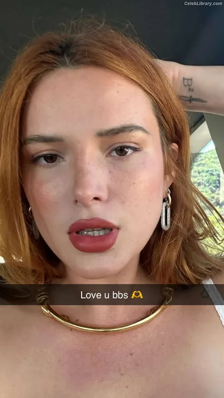 Bella Thorne photo 3 of 3680