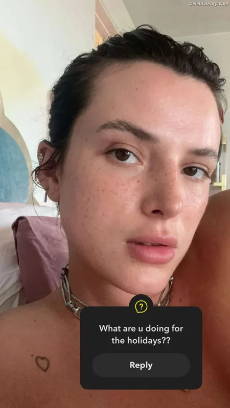 Bella Thorne photo 18 of 3680