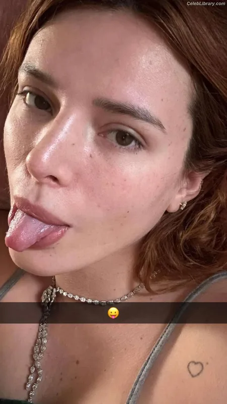 Bella Thorne photo 8 of 3680