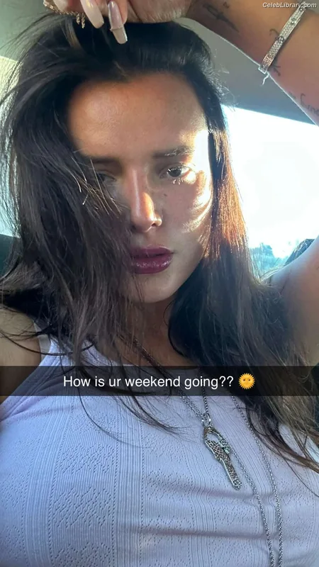 Bella Thorne photo 15 of 3680