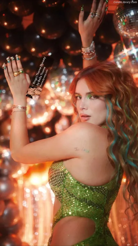 Bella Thorne photo 22 of 3680