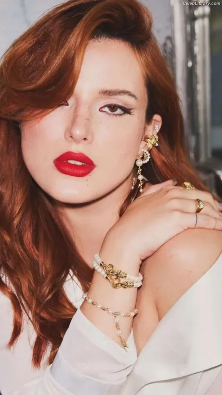 Bella Thorne photo 24 of 3680