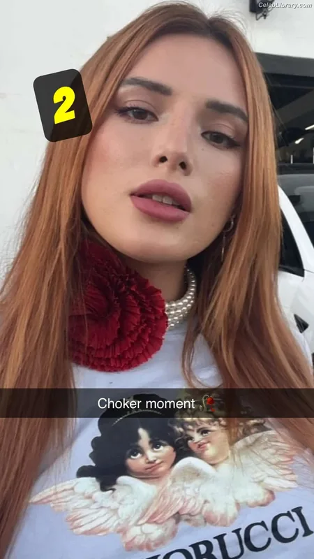 Bella Thorne photo 7 of 3680