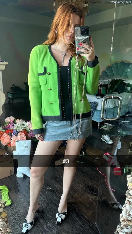 Bella Thorne photo 13 of 3680