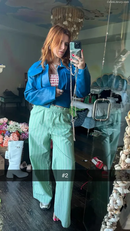 Bella Thorne photo 18 of 3680