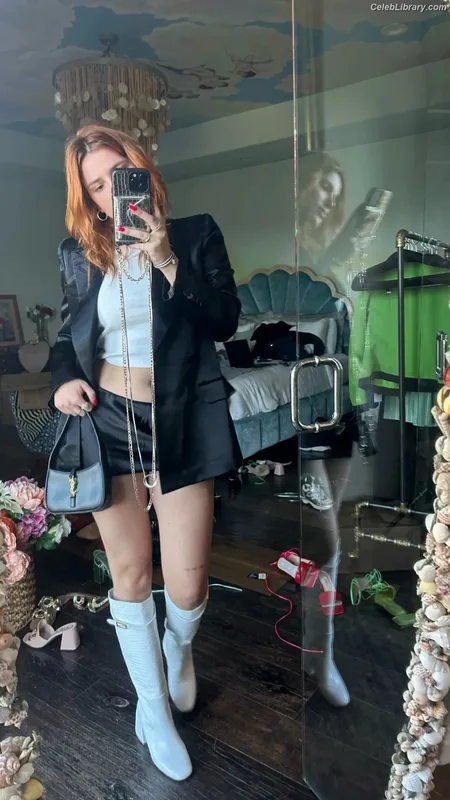 Bella Thorne photo 22 of 3680