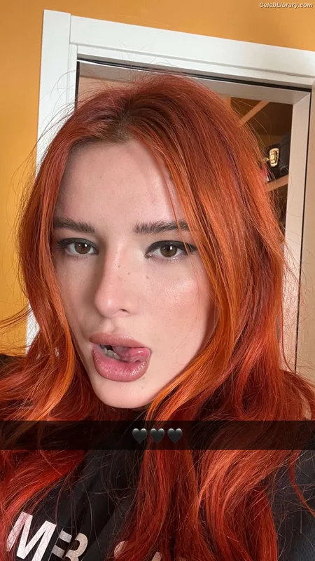 Bella Thorne photo 6 of 3680