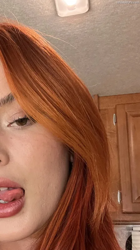 Bella Thorne photo 17 of 3680