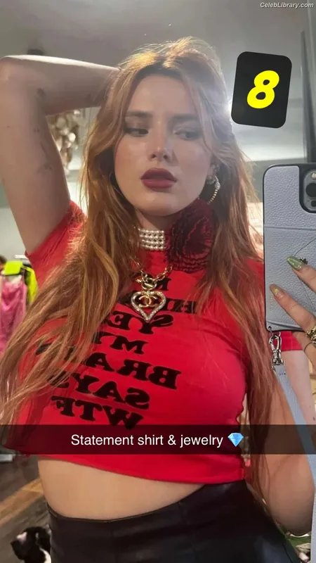 Bella Thorne photo 3 of 3680
