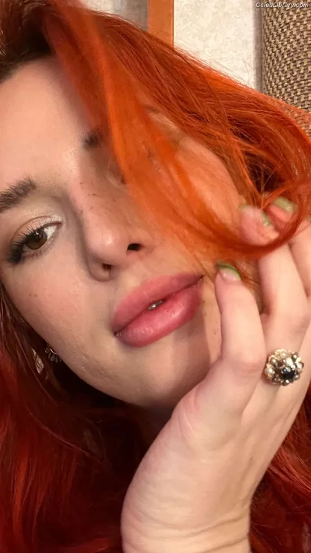 Bella Thorne photo 8 of 3680