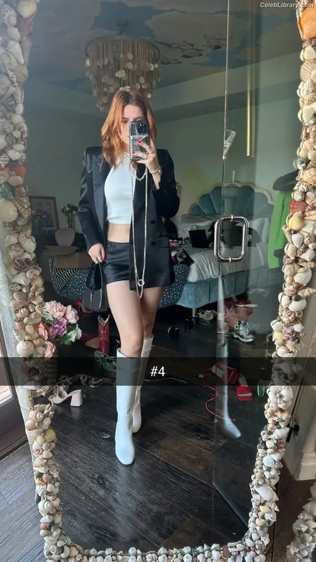 Bella Thorne photo 24 of 3680