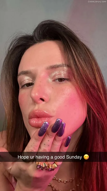 Bella Thorne photo 22 of 3680
