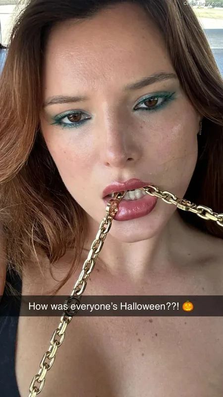 Bella Thorne photo 3 of 3680
