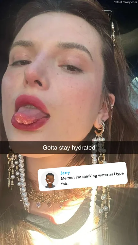 Bella Thorne photo 15 of 3680