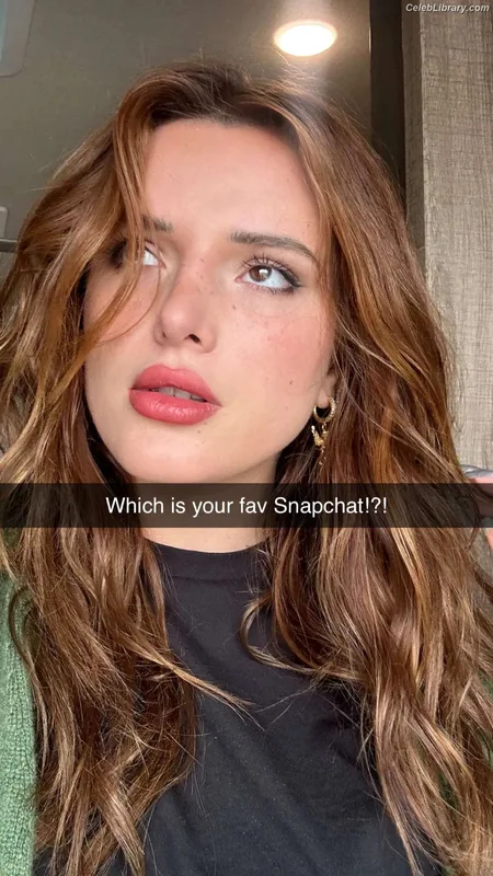 Bella Thorne photo 23 of 3680
