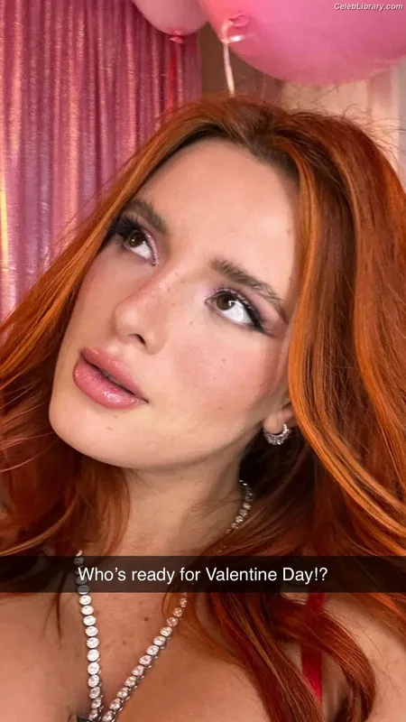 Bella Thorne photo 2 of 3680