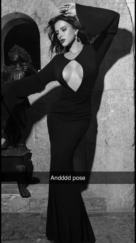 Bella Thorne photo 8 of 3680