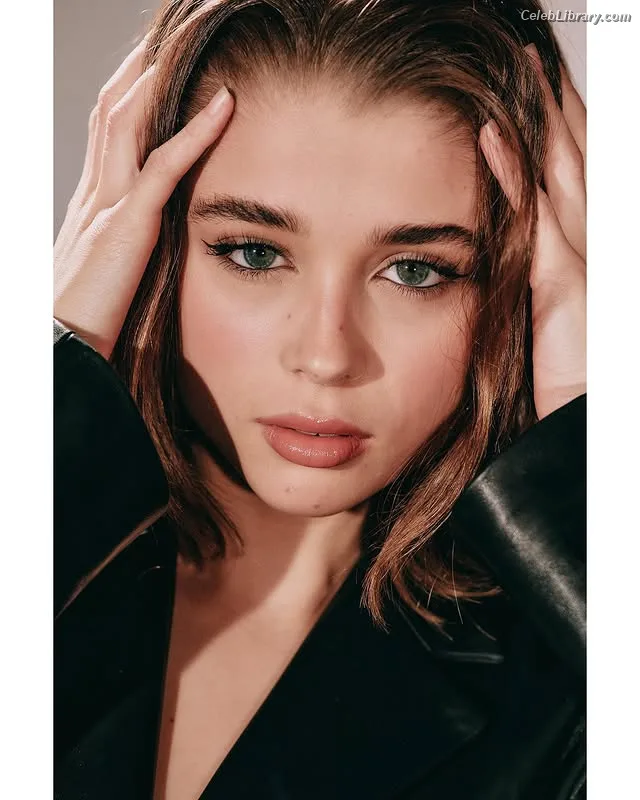 Berta Castañé photo 9 of 230