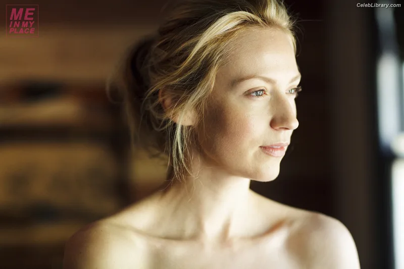 Beth Riesgraf photo 11 of 26