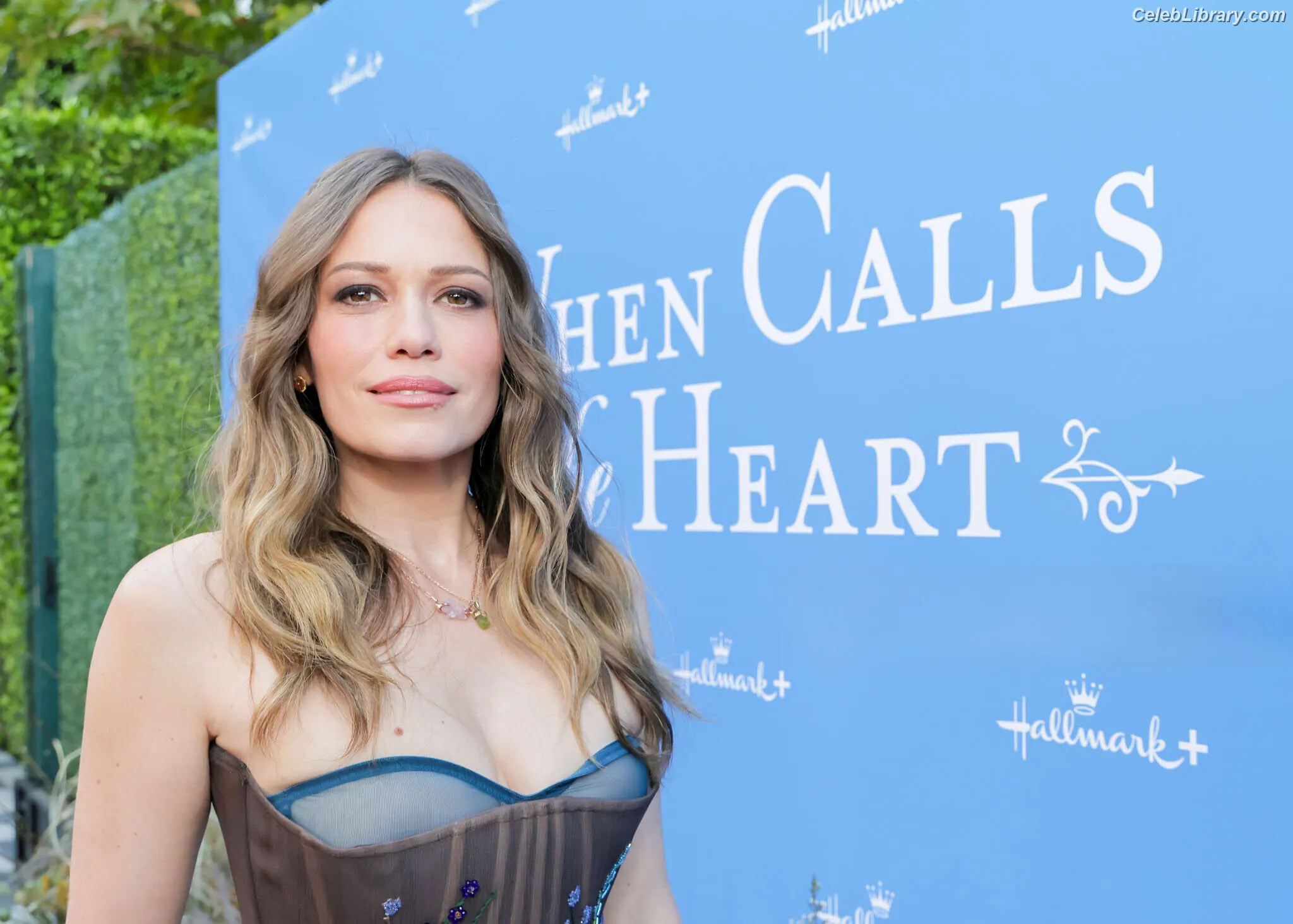 Bethany Joy Lenz photo 19 of 34
