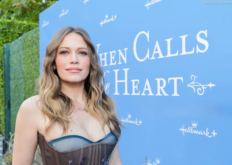 Bethany Joy Lenz photo 19 of 35