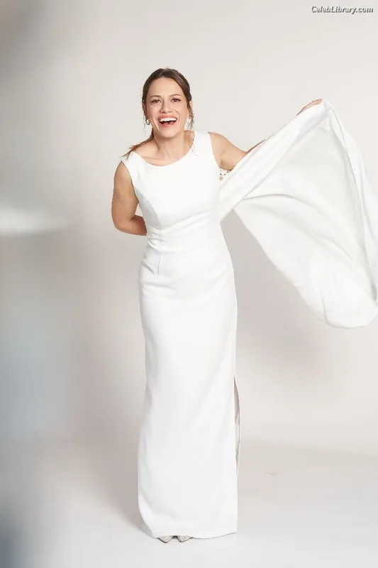 Bethany Joy Lenz photo 20 of 35