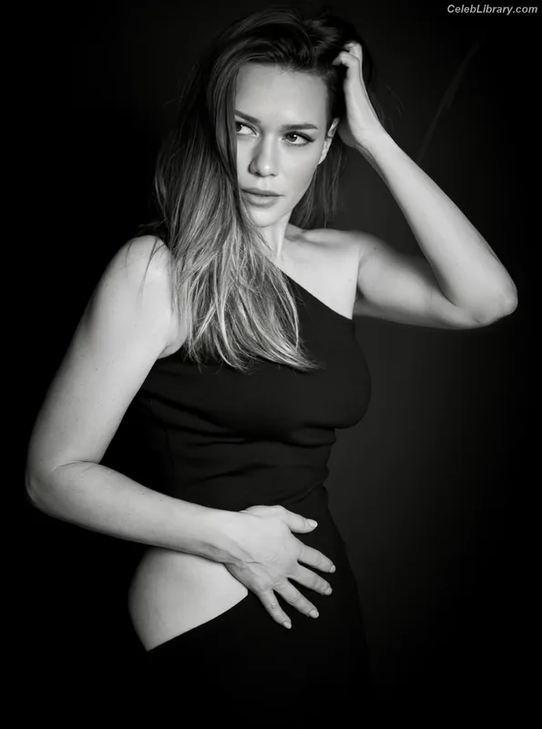 Bethany Joy Lenz photo 10 of 35