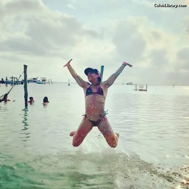 Bethe Correia photo 2 of 424