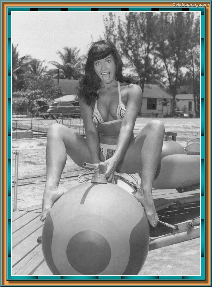 Bettie Page photo 1 of 1564