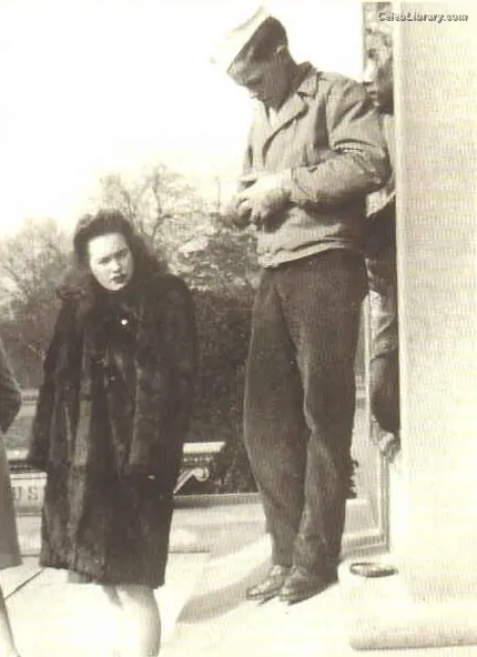 Bettie Page photo 11 of 1564
