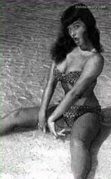 Bettie Page photo 20 of 1564