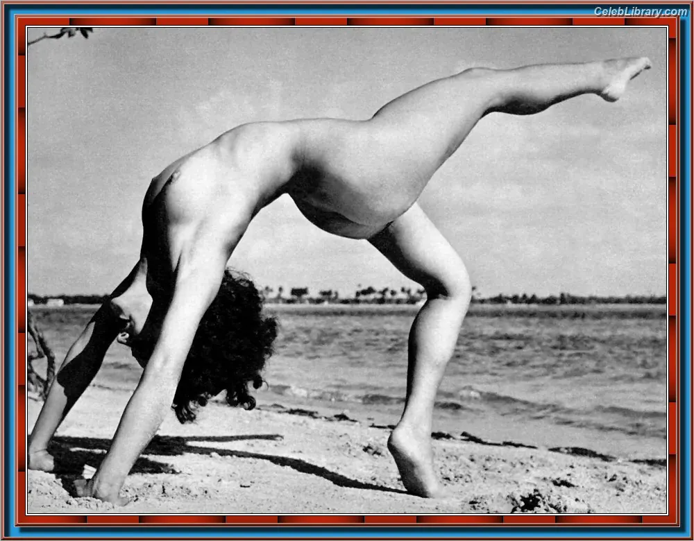 Bettie Page photo 2 of 1564