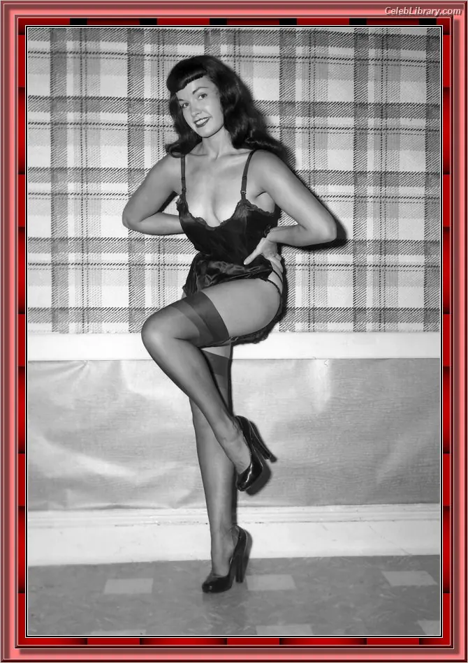 Bettie Page photo 2 of 1564
