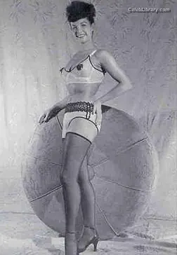 Bettie Page photo 5 of 1564