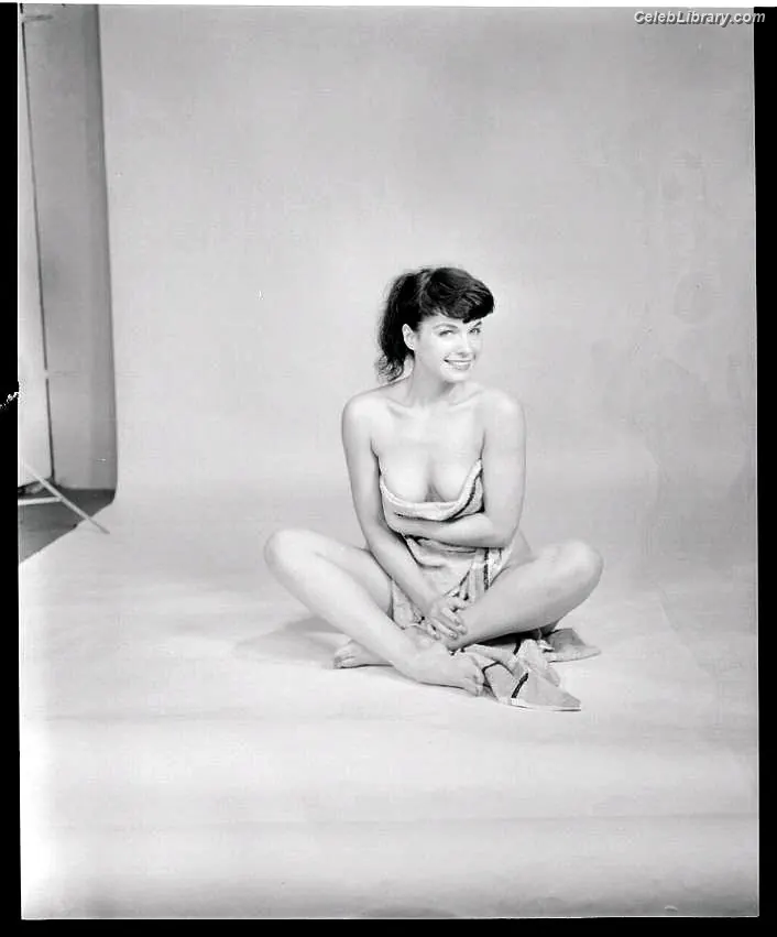 Bettie Page photo 8 of 1564