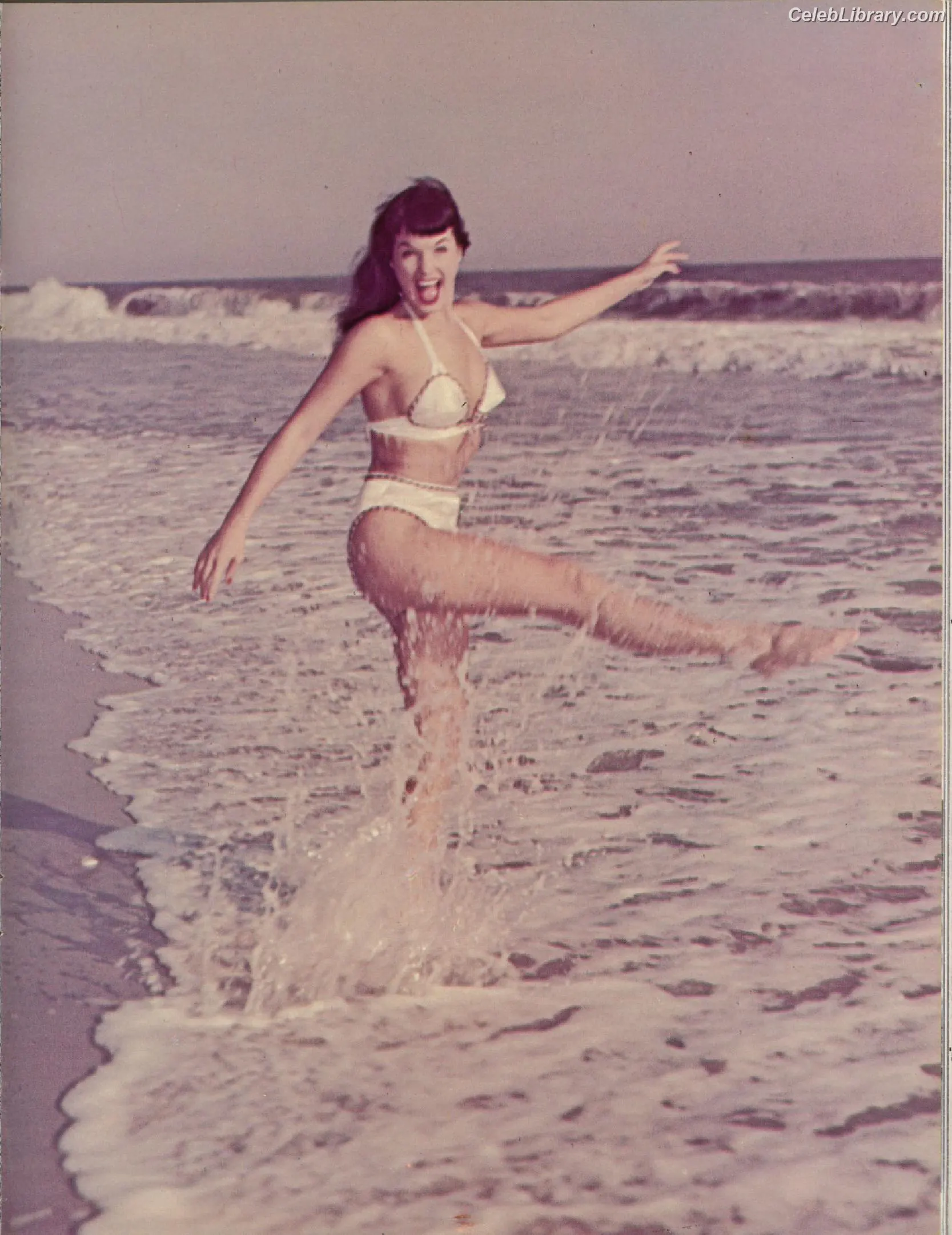 Bettie Page photo 18 of 1564