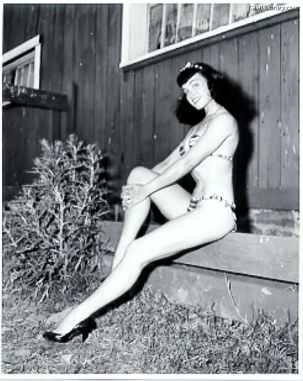 Bettie Page photo 10 of 1564