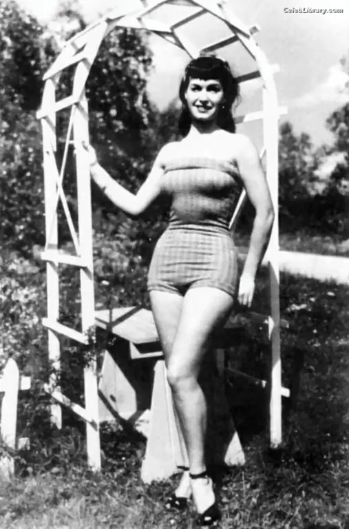 Bettie Page photo 14 of 1564