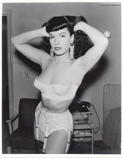 Bettie Page photo 24 of 1564